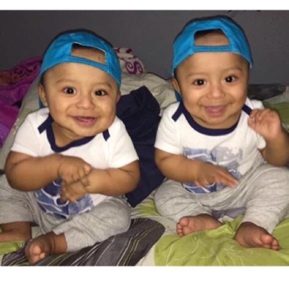 Meet your posher, Jennifer πΈ - Picture 2 of 2